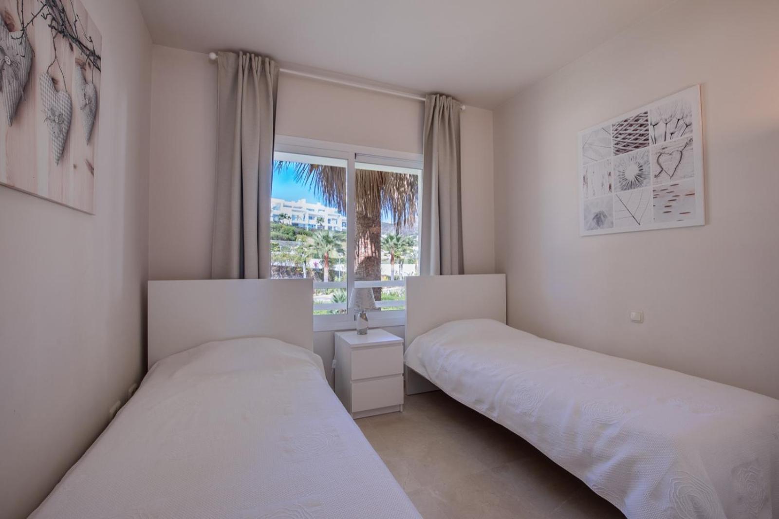 Alcazaba Lagoon Estepona Golf Lejlighed Eksteriør billede