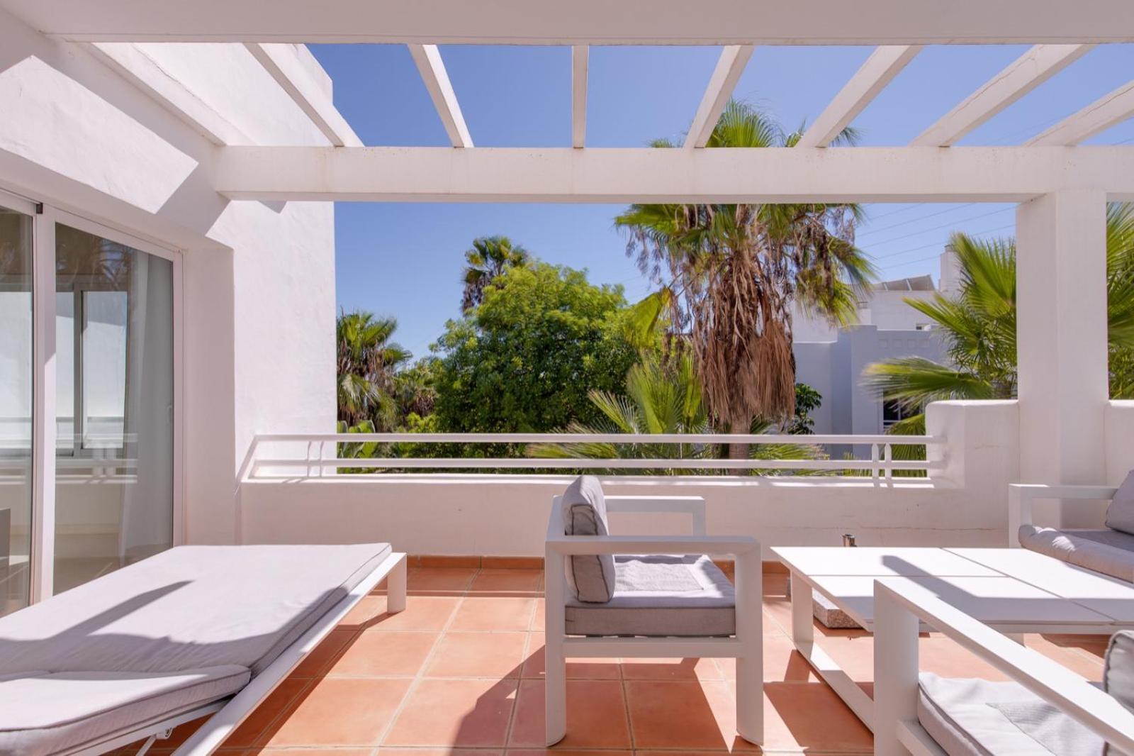 Alcazaba Lagoon Estepona Golf Lejlighed Eksteriør billede