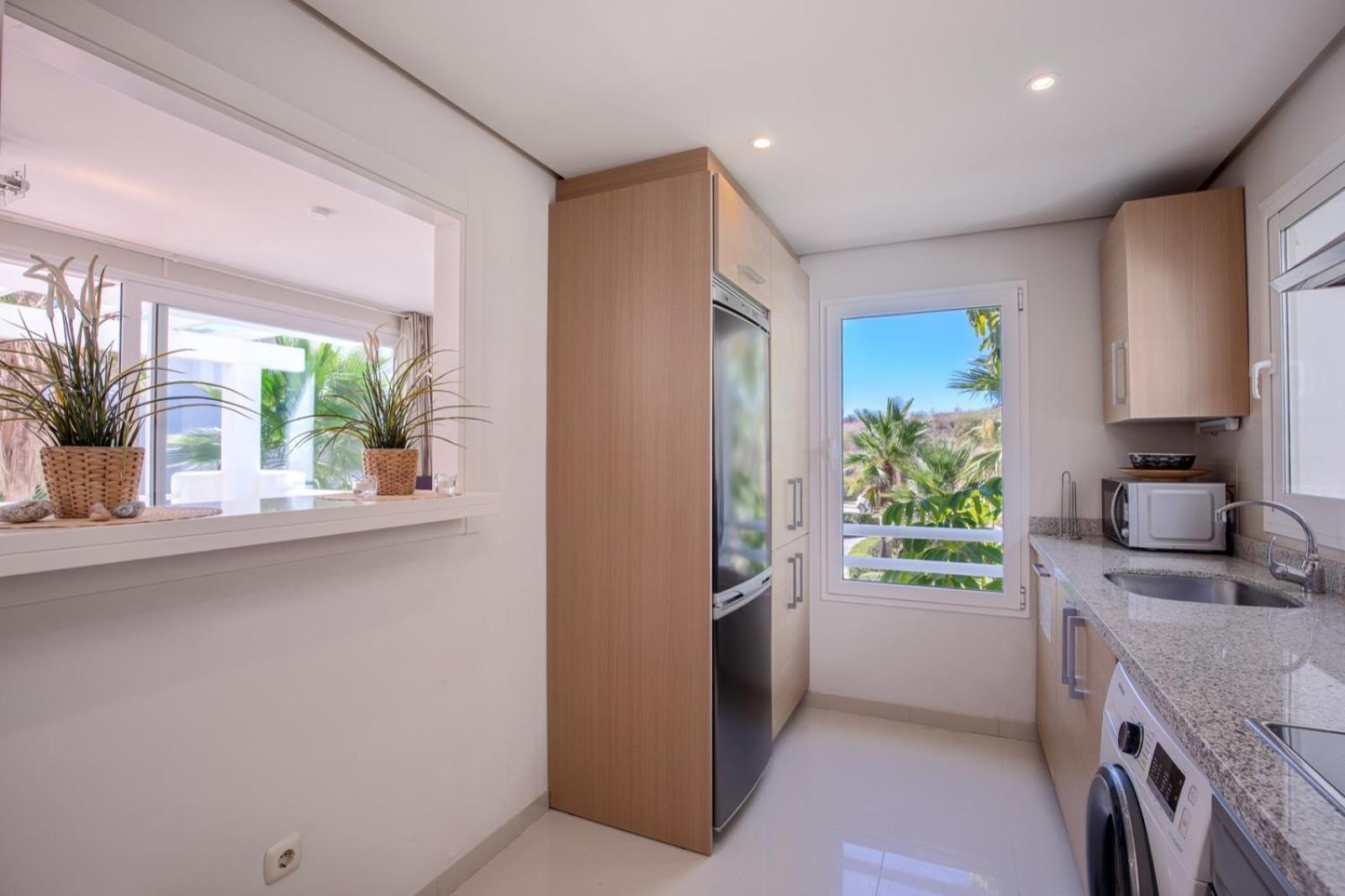 Alcazaba Lagoon Estepona Golf Lejlighed Eksteriør billede