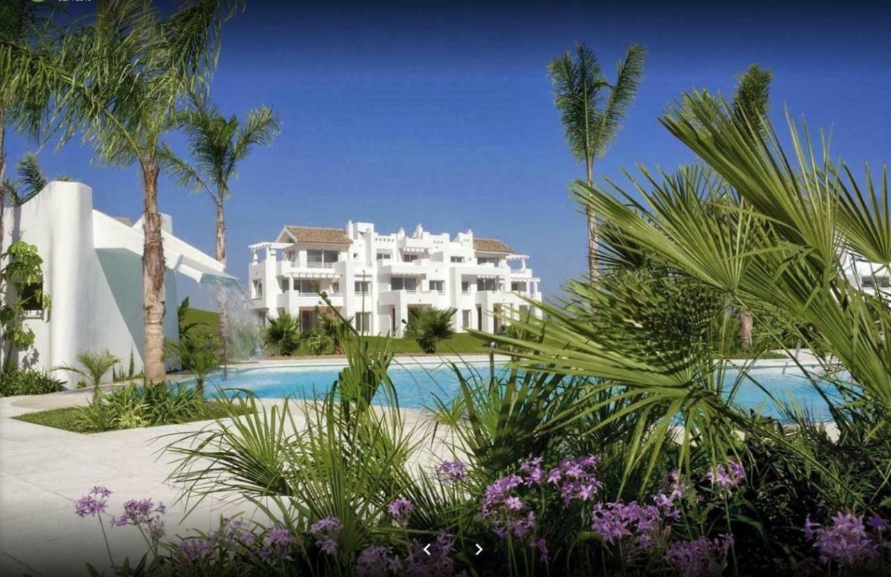 Alcazaba Lagoon Estepona Golf Lejlighed Eksteriør billede